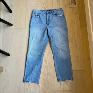 Abercrombie & Fitch Ultra High Rise Mom Jean